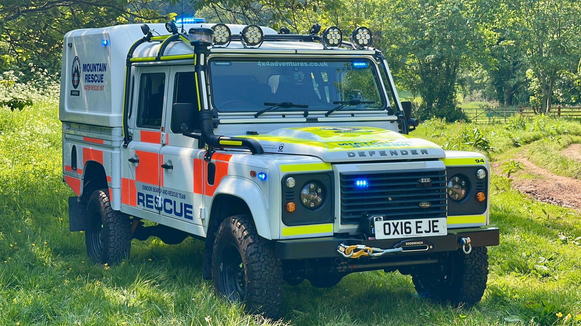 Mountain Rescue - Land Rover Defender 130